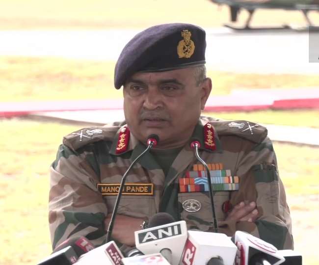 पूर्वी सेना कमांडर लेफ्टिनेंट जनरल मनोज पांडे (Manoj Pande) ने कहा कि हमने एलएसी (LAC) और डेप्थ एरिया में सर्विलांस बढ़ा दी है। किसी भी आकस्मिकता से निपटने के लिए हमारे पास हर क्षेत्र में पर्याप्त सुरक्षाबल उपलब्ध है।